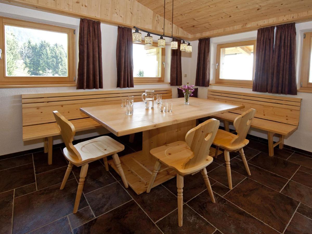 Chalet In Hopfgarten In Brixental With Hot Tub Hopfgarten im Brixental Exterior photo