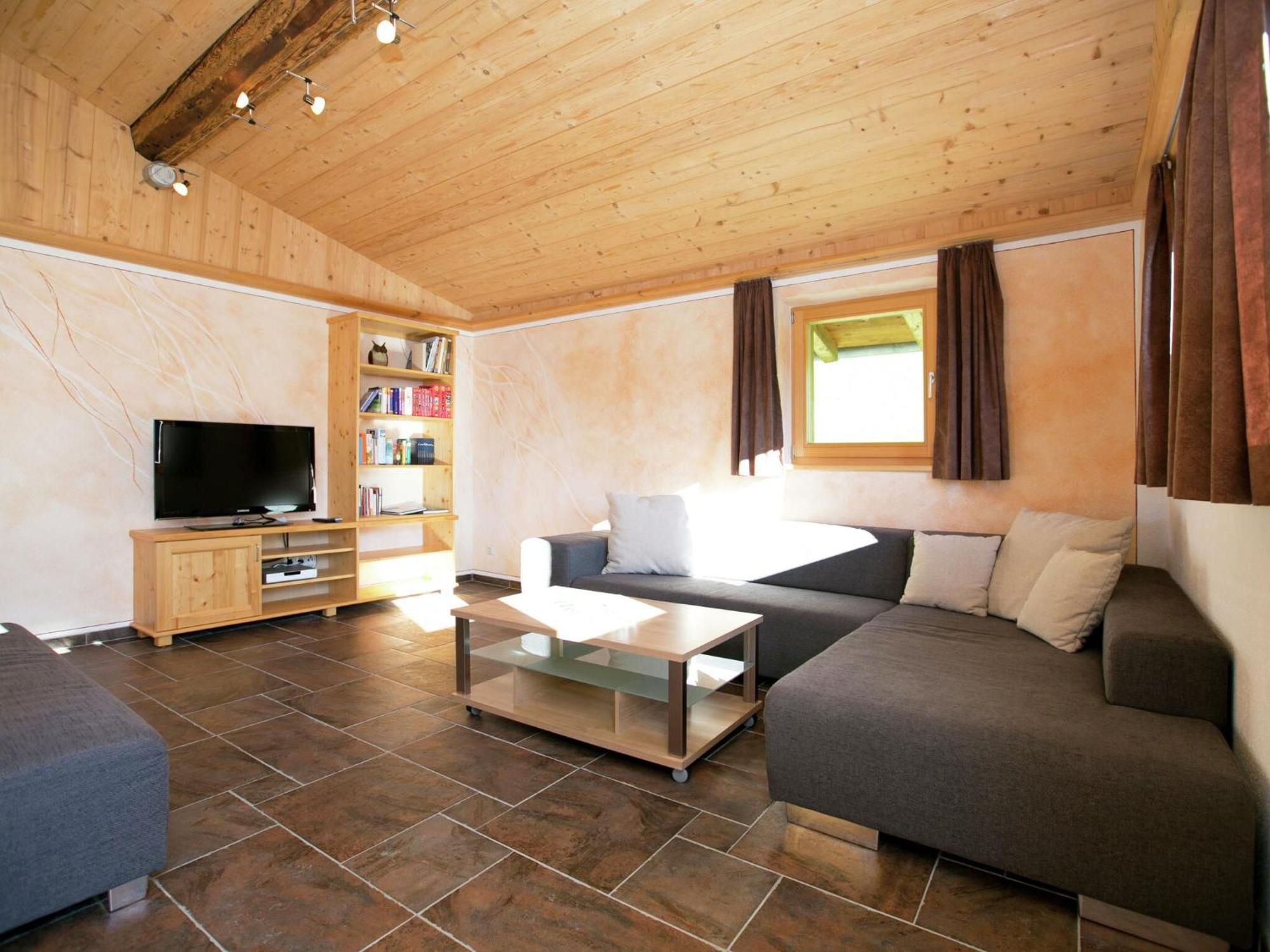 Chalet In Hopfgarten In Brixental With Hot Tub Hopfgarten im Brixental Exterior photo